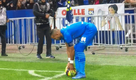 李国旭：英博会保持低调务实作风，让大连足球回到应有位置（李国旭：以英博会的低调务实，推动大连足球重返应有高度）