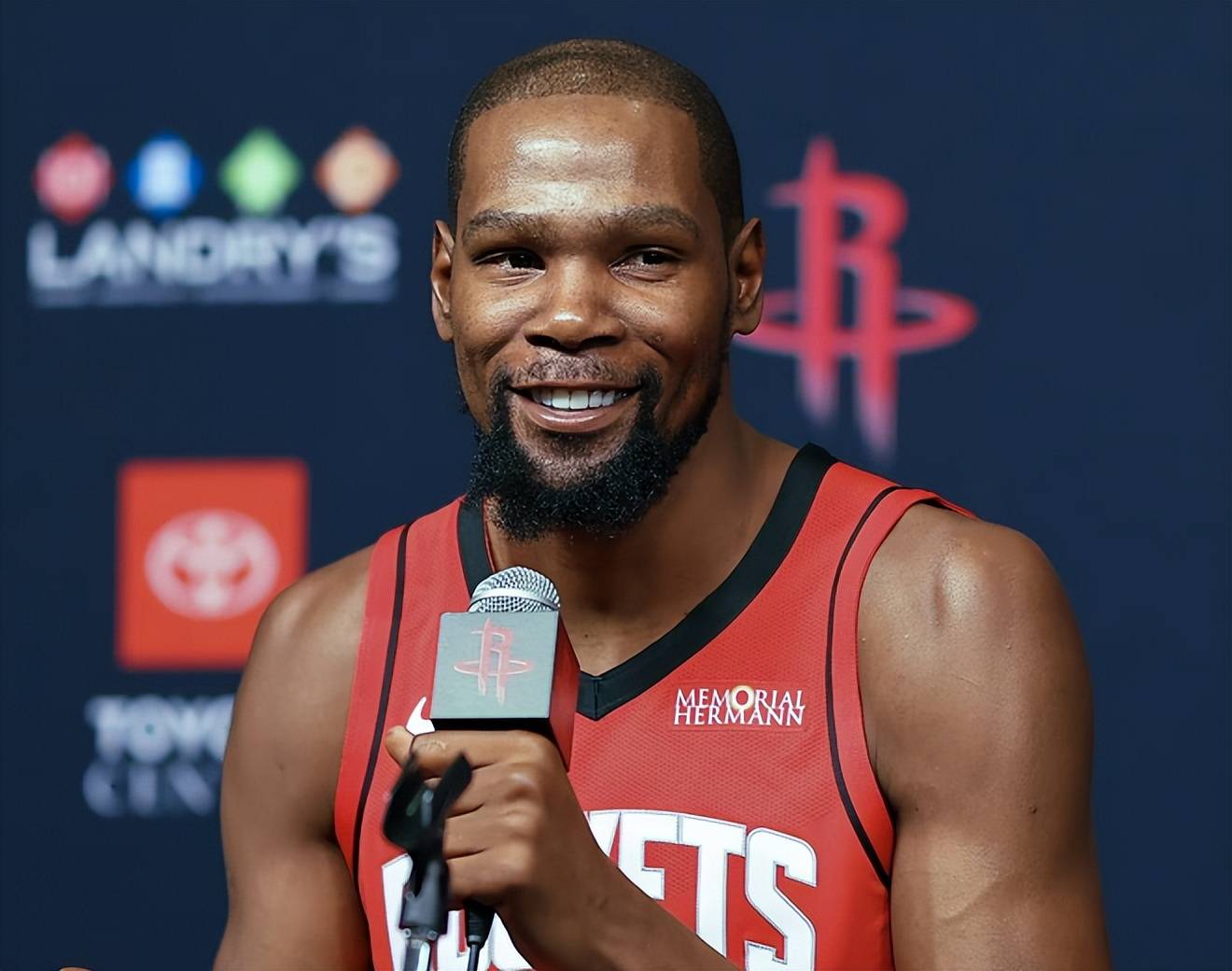 下次见面叫您教练先生？伊涅斯塔：希望如此，听起来让人兴奋（下次见面改称您教练先生？伊涅斯塔：我希望如此，听起来令人振奋）