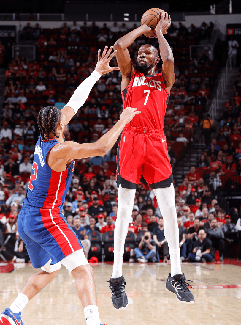 皮奥：我和雷特吉相处得非常好，他是一个非常全面的前锋（皮奥：我与雷特吉关系融洽，他是一名全能型前锋）