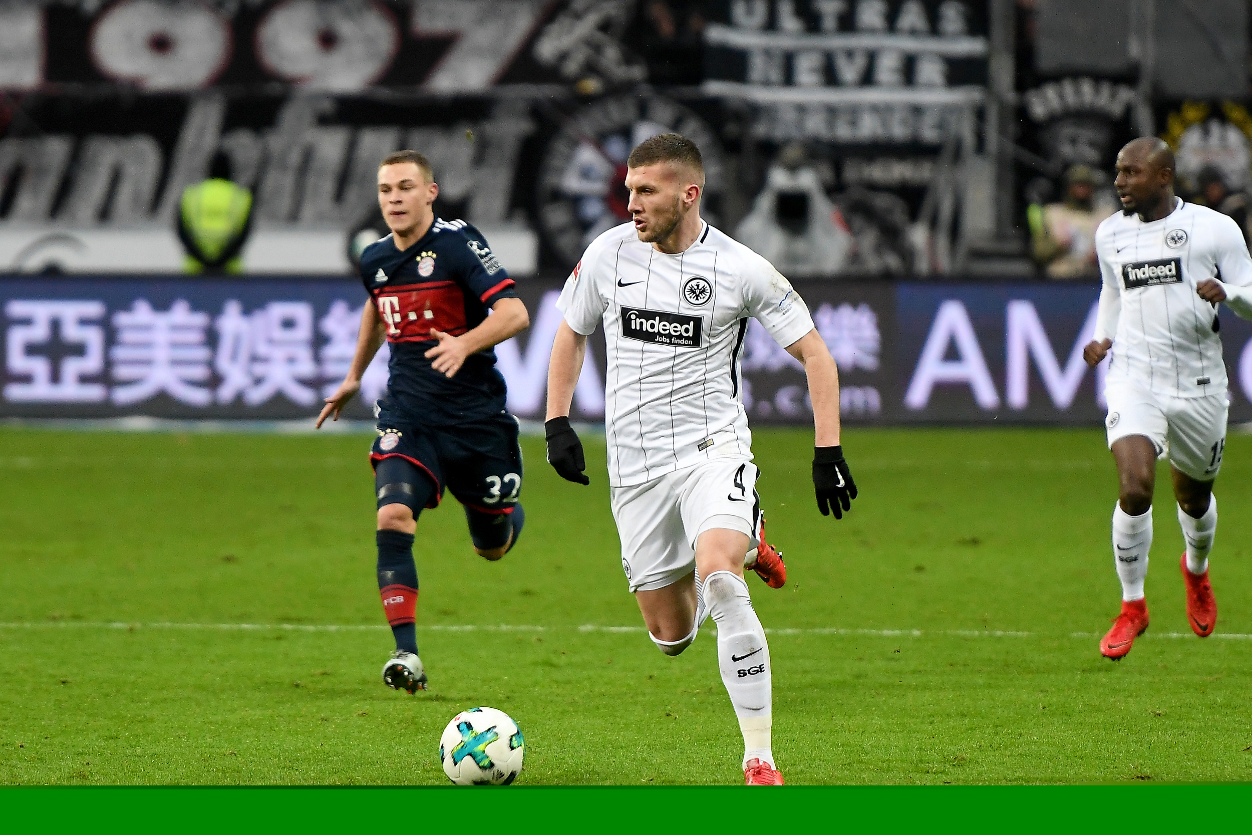 鲁尔：多特小将科尔-坎贝尔就转会接触了中日德兰和图尔贝里（鲁尔：中日德兰、图尔贝里已就引进多特小将科尔-坎贝尔展开接触）