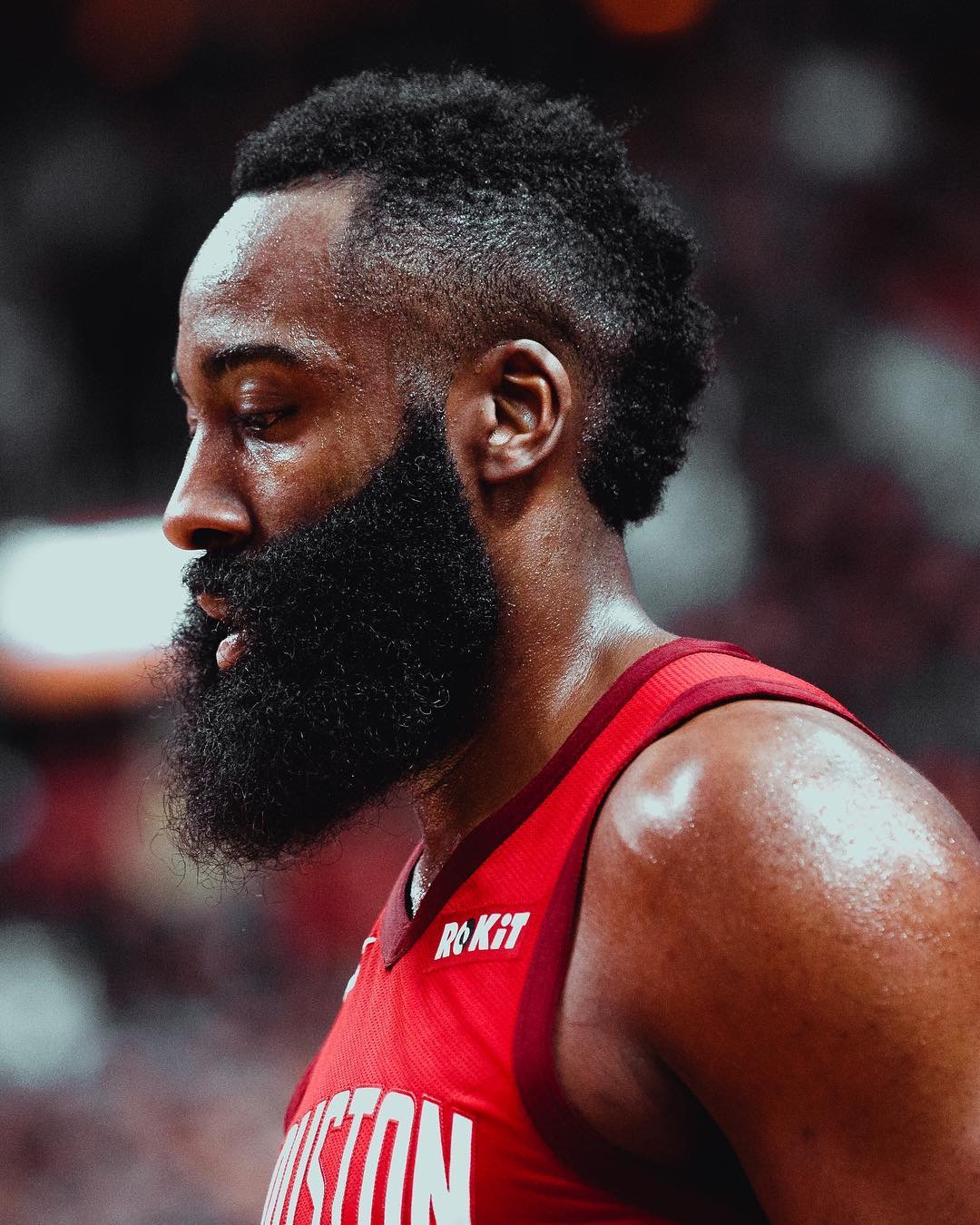 选择在伯纳乌领德国骑士十字勋章，克罗斯：皇马一直是我的家（克罗斯在伯纳乌获颁德国骑士十字勋章：皇马永远是我的家）