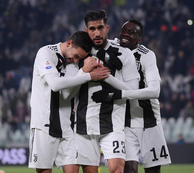 上任后首次露面，国足新帅邵佳一现场观战中国U22vs越南U22（履新后首次亮相，国足新帅邵佳一现场观战中国U22对阵越南U22）