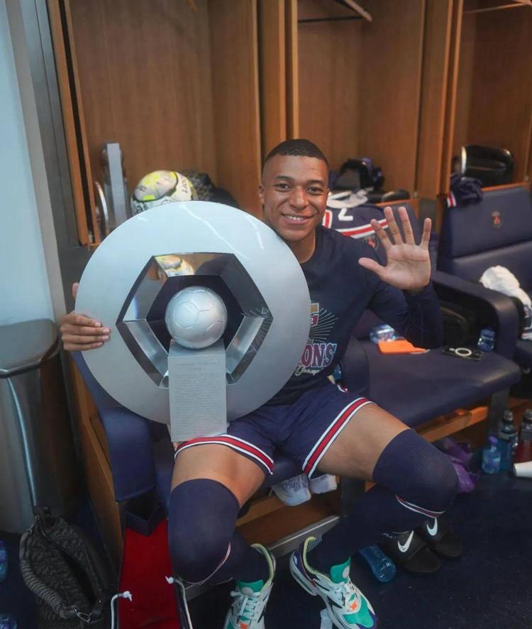 76人vs老鹰前瞻：特雷·杨&恩比德继续缺席，76人力争连胜（76人vs老鹰前瞻：特雷·杨与恩比德仍缺阵，费城冲击连胜）