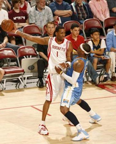 球队新援首秀 引发关注热议（球队新援处子秀登场 引发广泛热议）