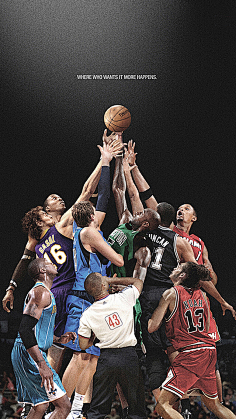 港队主场战新加坡，新加坡球员伤退时担架工作人员忍不住庆祝（港足主场对阵新加坡 客队球员伤退时担架员竟欢呼）