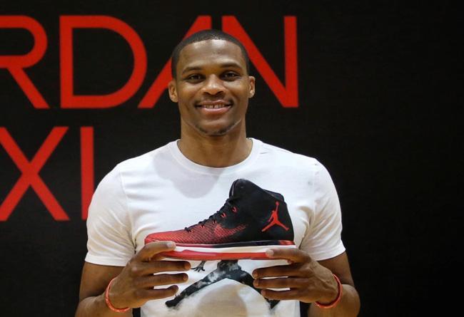 赵鹏：邵佳一人品很不错且性价比高，不行再归化两三个外援（赵鹏谈邵佳一：人品过硬、性价比高；若效果不佳再考虑归化两三名外援）