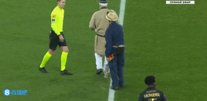 摩根：梅西最近也做了类似的肘击动作，却没人采取任何行动