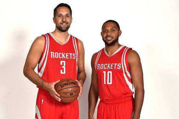 半场战报：拉齐奥1-0莱切，贡多齐建功（半场快讯：拉齐奥暂1-0领先莱切，贡多齐破门）